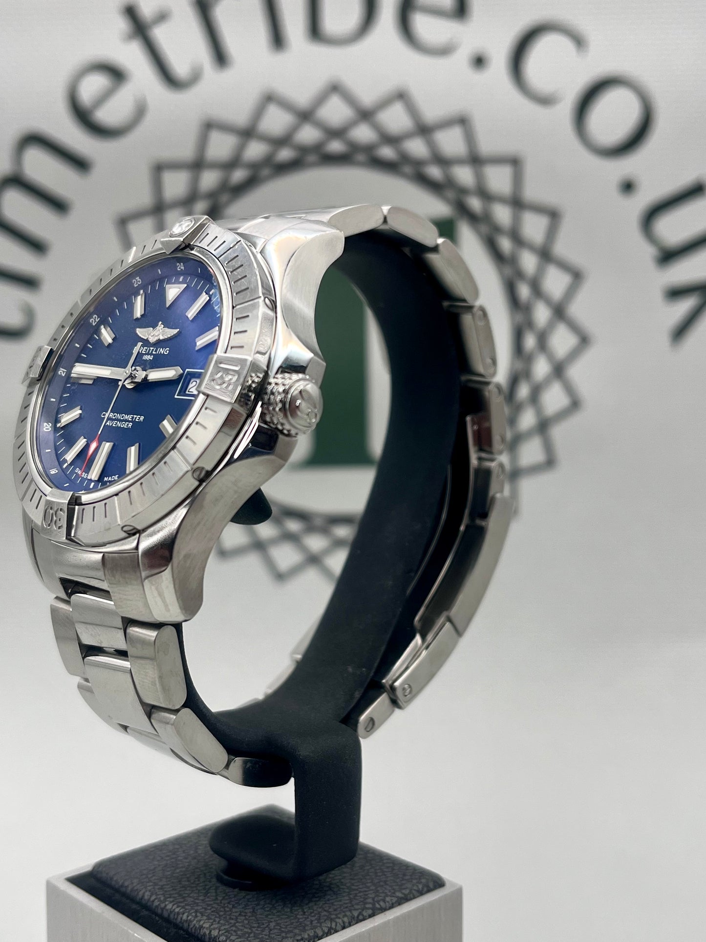 2023 Breitling Avenger Automatic A17318 43mm Full Set
