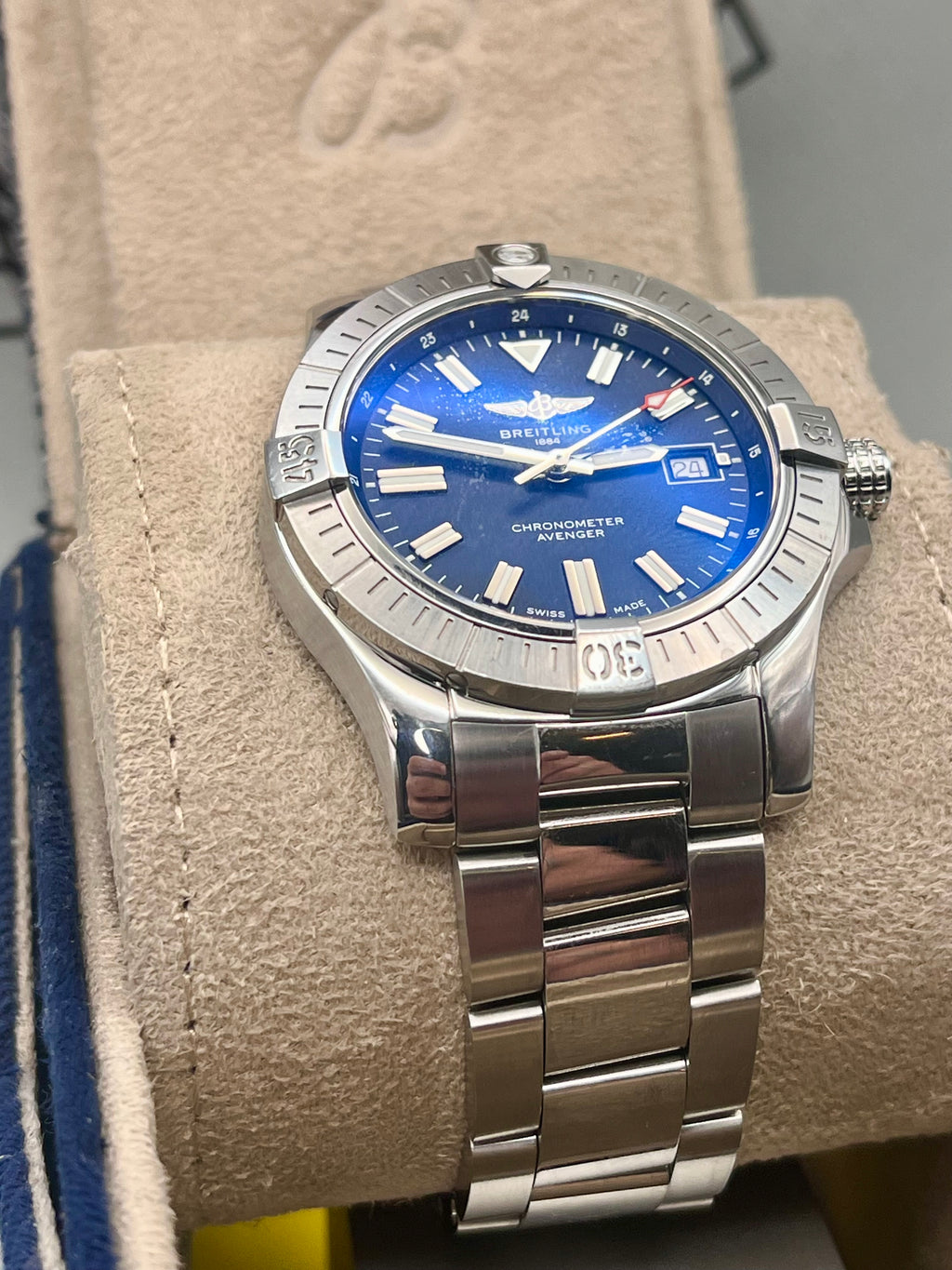 2023 Breitling Avenger Automatic A17318 43mm Full Set