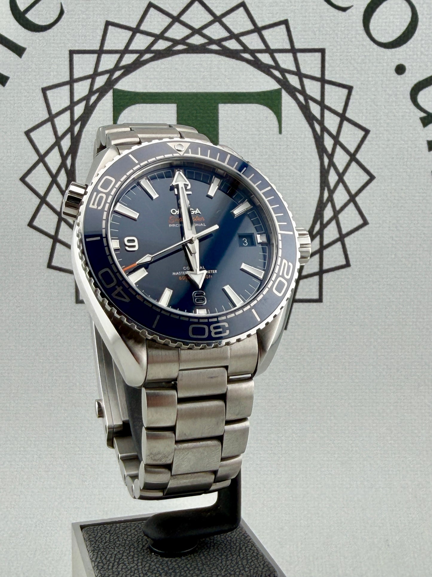 Omega SeaMaster Planet Ocean 43.5mm 215.30.44.21.03.001 Auto