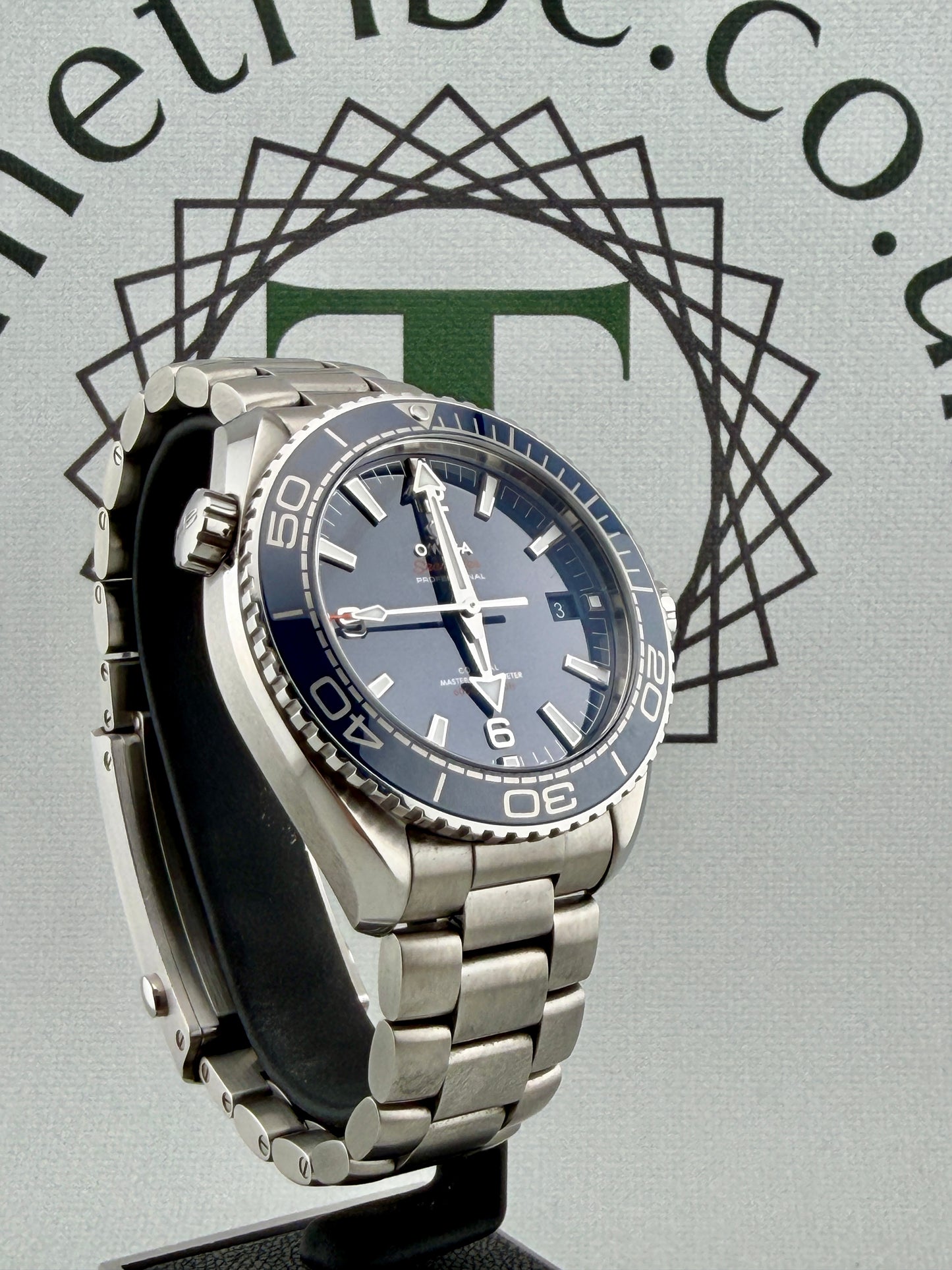 Omega SeaMaster Planet Ocean 43.5mm 215.30.44.21.03.001 Auto