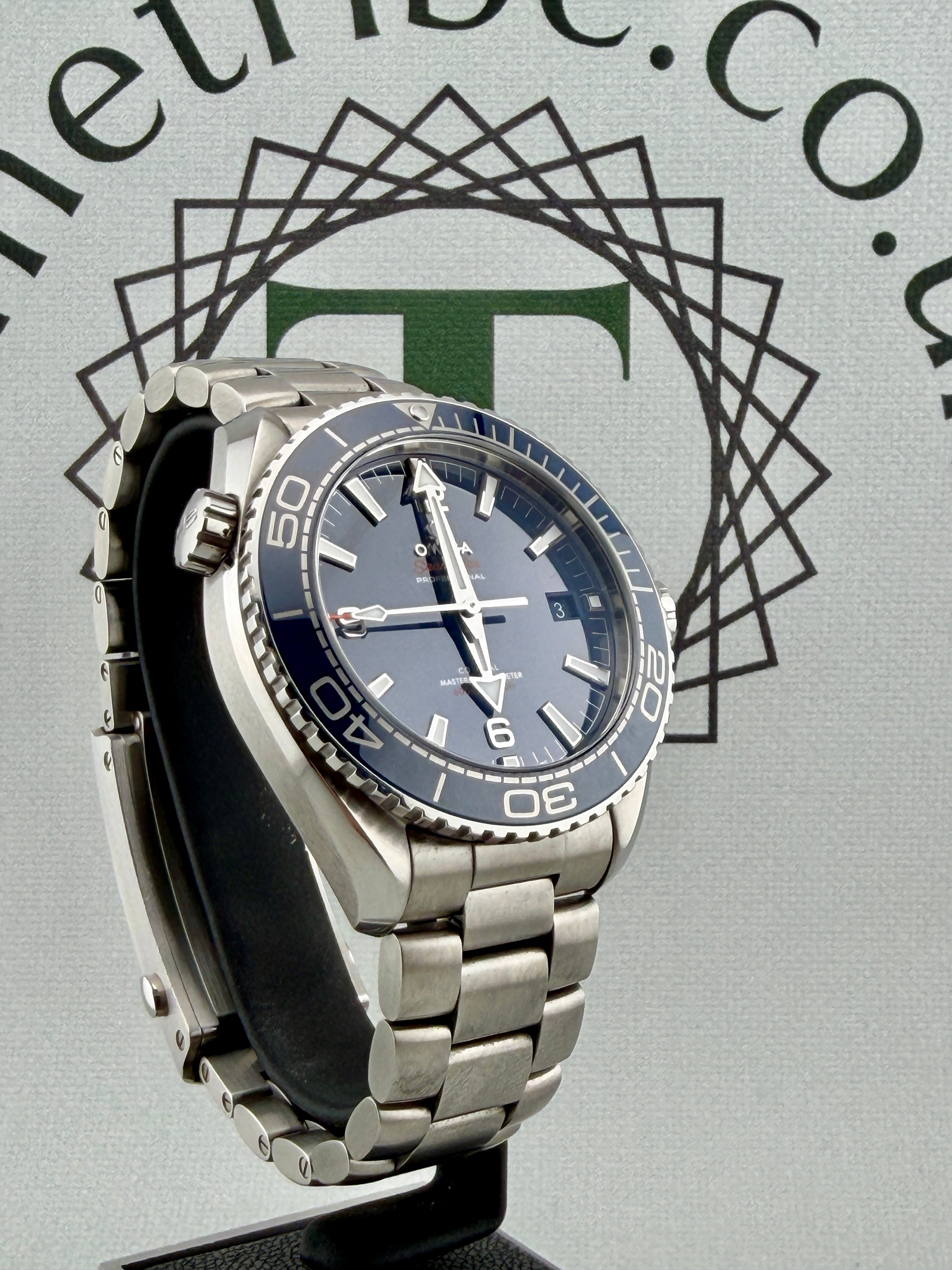 Omega SeaMaster Planet Ocean 43.5mm 215.30.44.21.03.001 Auto