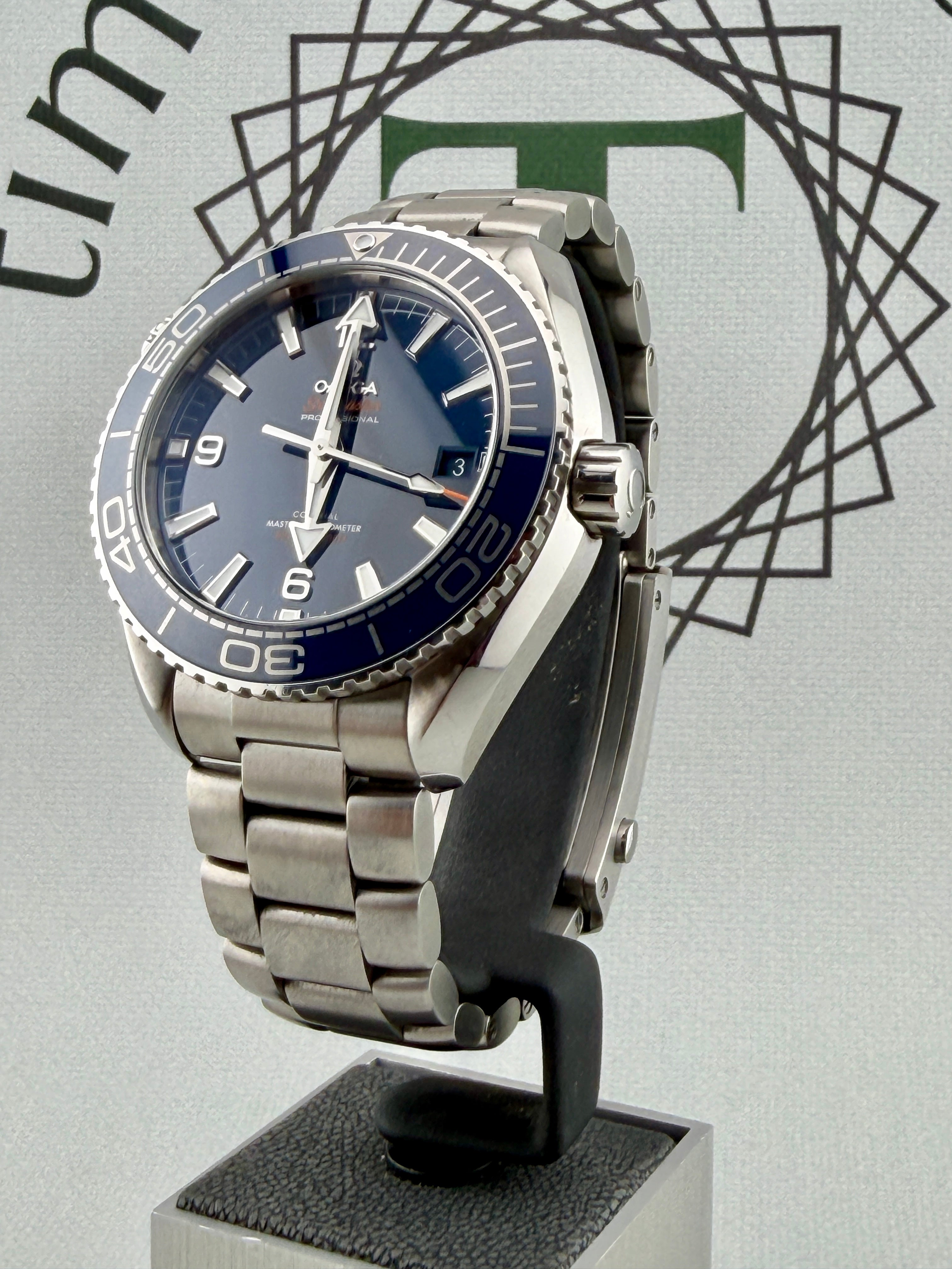 Omega SeaMaster Planet Ocean 43.5mm 215.30.44.21.03.001 Auto