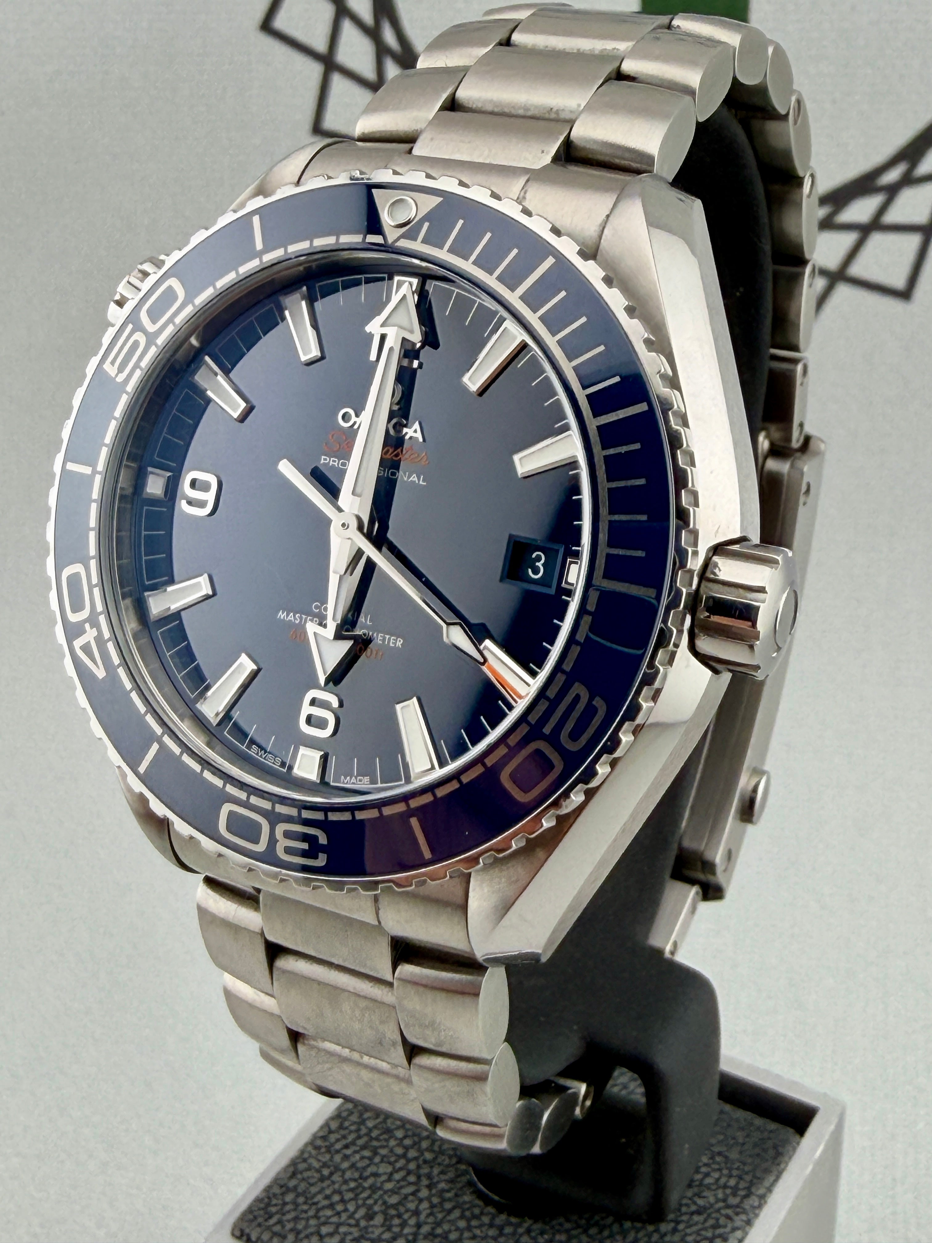 Omega SeaMaster Planet Ocean 43.5mm 215.30.44.21.03.001 Auto