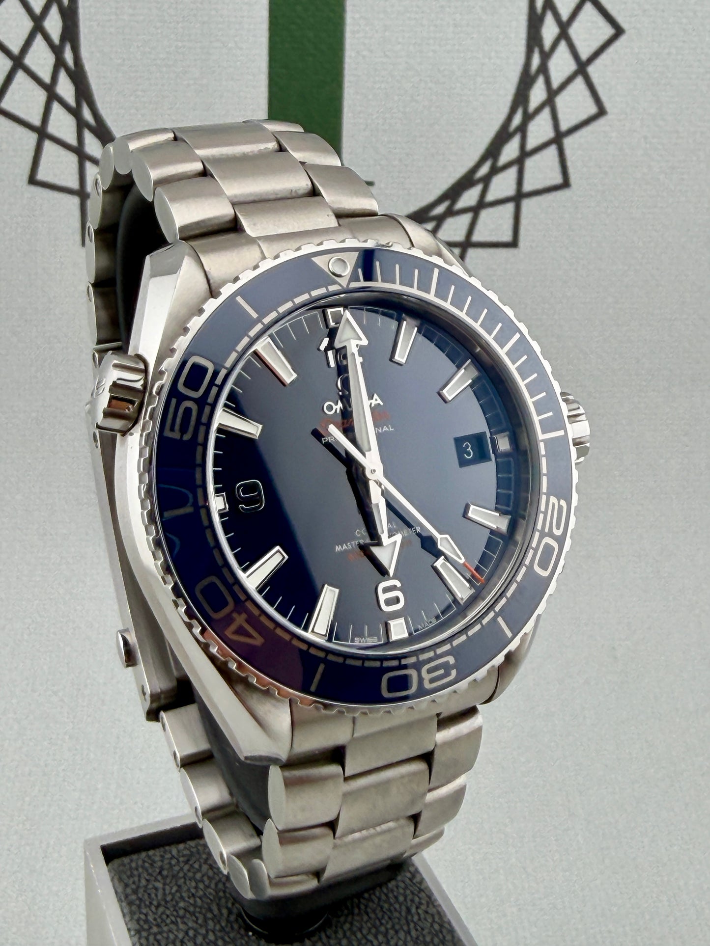 Omega SeaMaster Planet Ocean 43.5mm 215.30.44.21.03.001 Auto