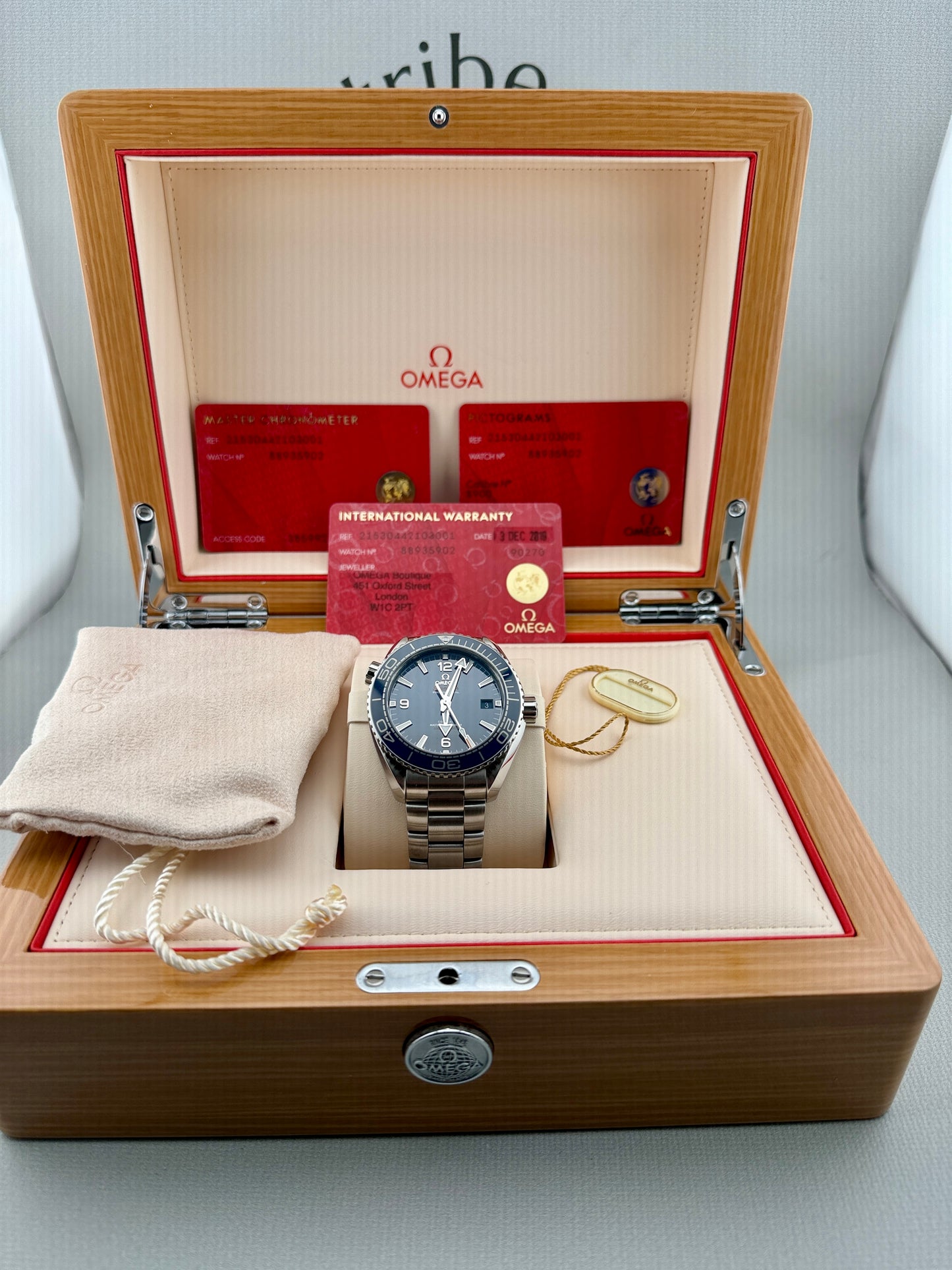 Omega SeaMaster Planet Ocean 43.5mm 215.30.44.21.03.001 Auto
